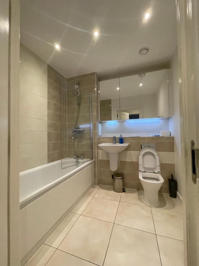 Amazing Apartment Moments Away From The Heart Of 런던 외부 사진
